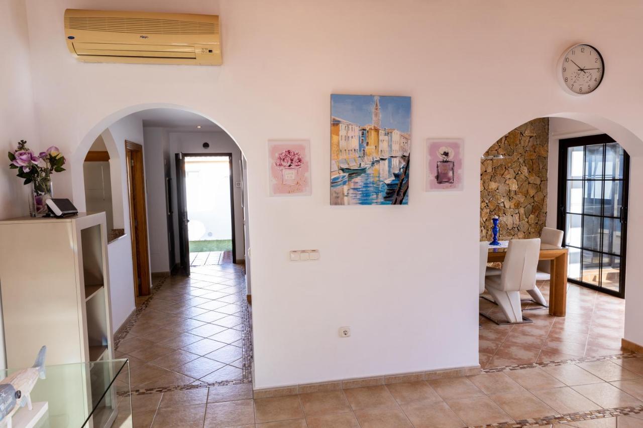 Villa With Private Pool, Near Beach And Golf Caleta De Fuste- Villa Charlotte คอสตา เด อันตีกัว ภายนอก รูปภาพ